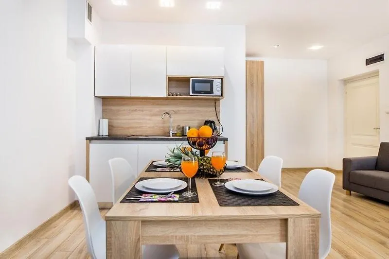Bosacka Old Town Apt - B17-1